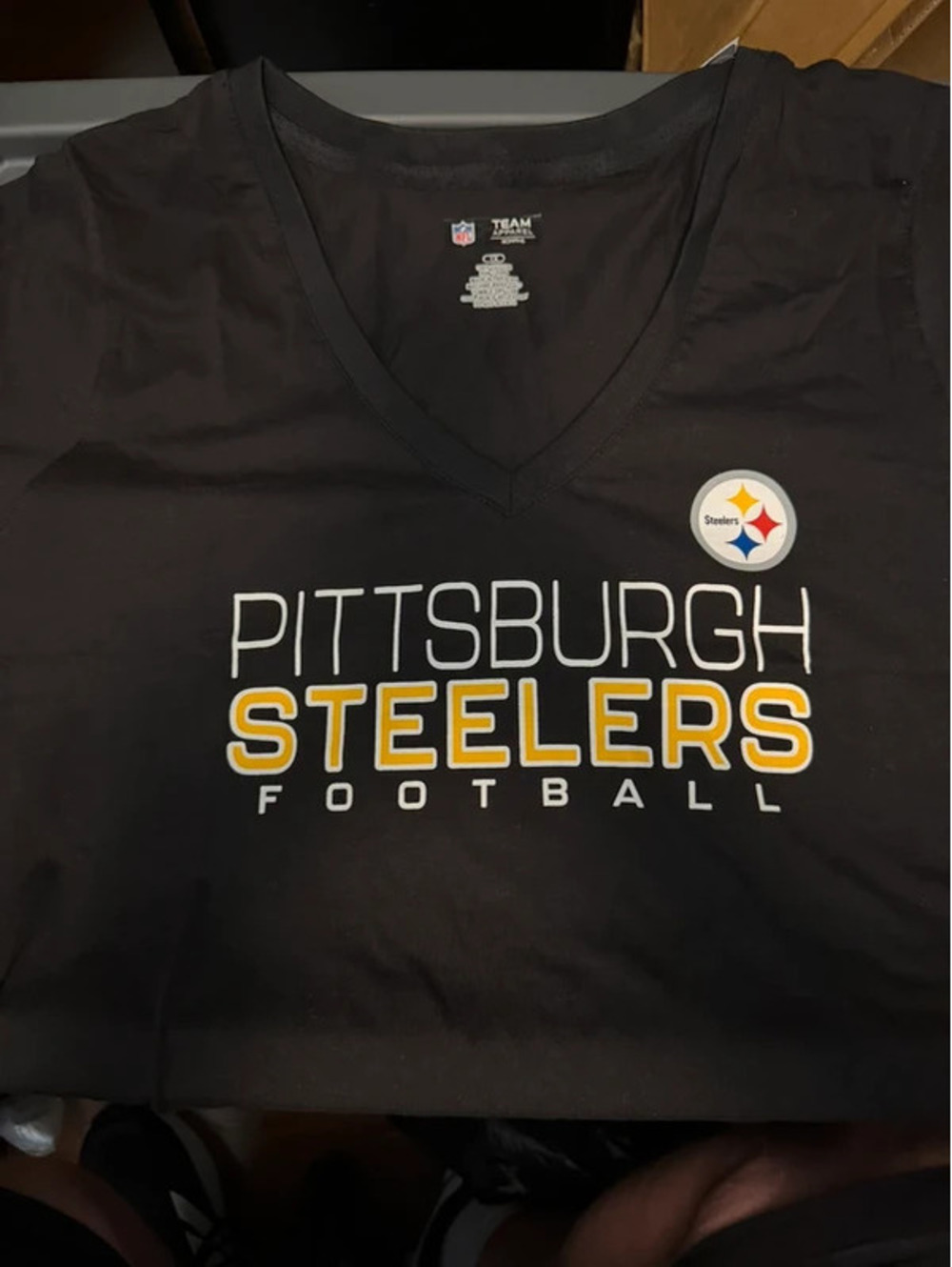Pittsburgh Steelers Women’s 1X Black V-Neck T-Shirt NFL NWT